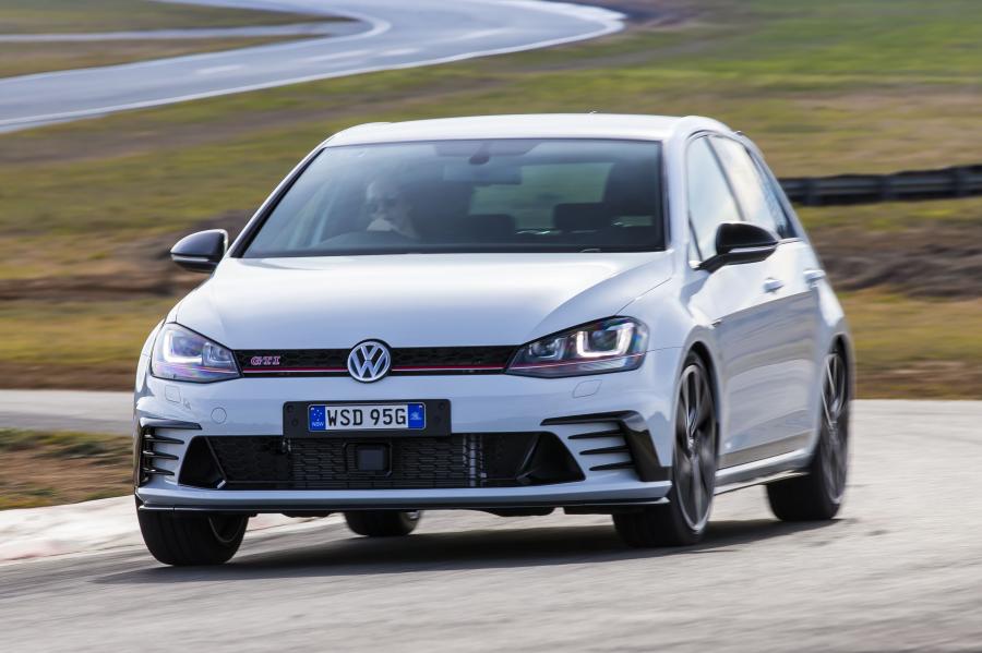  Volkswagen Golf GTi 40 Years Edition 2016 года  (фото 18 из 21)
